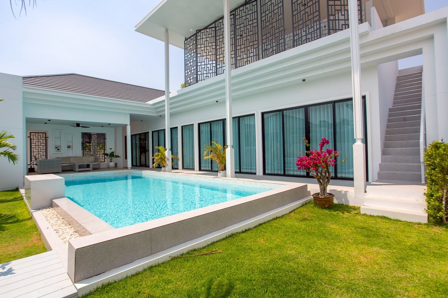 3 Bedroom 4 Bathroom Modern resort-style pool villa – HHU-6