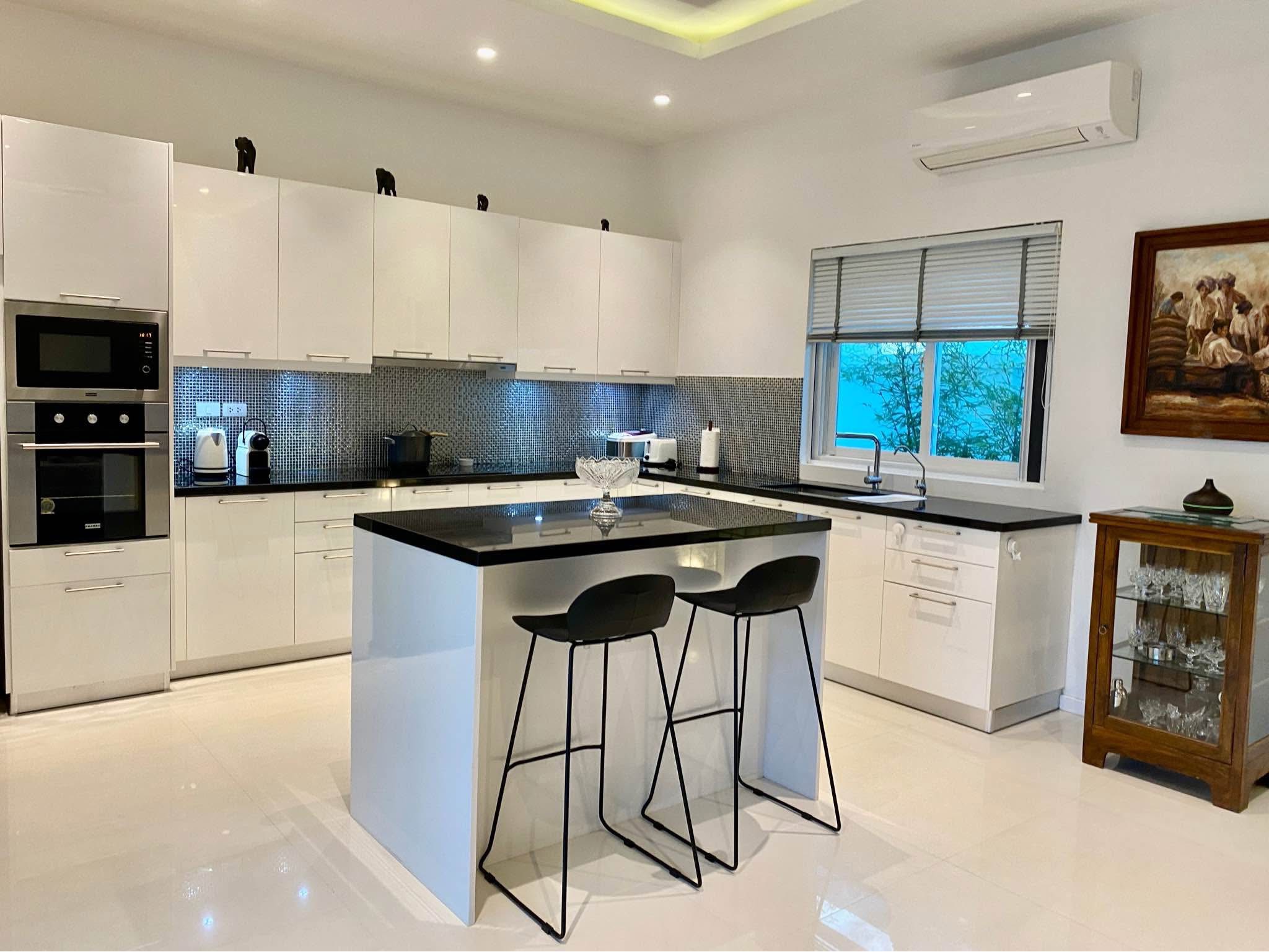 667663831_975831758119990_8622032672548941097_n